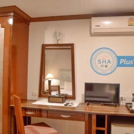 Le Tanjong House Hotel Patong Екстериор снимка