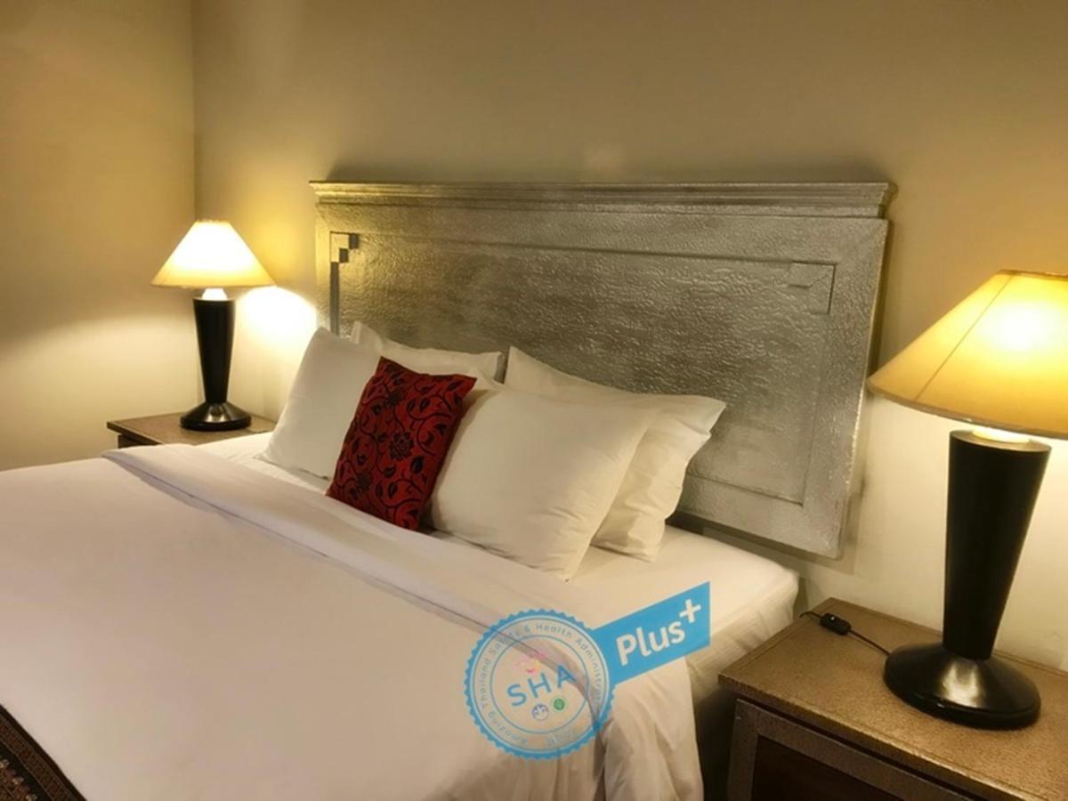 Le Tanjong House Hotel Patong Екстериор снимка