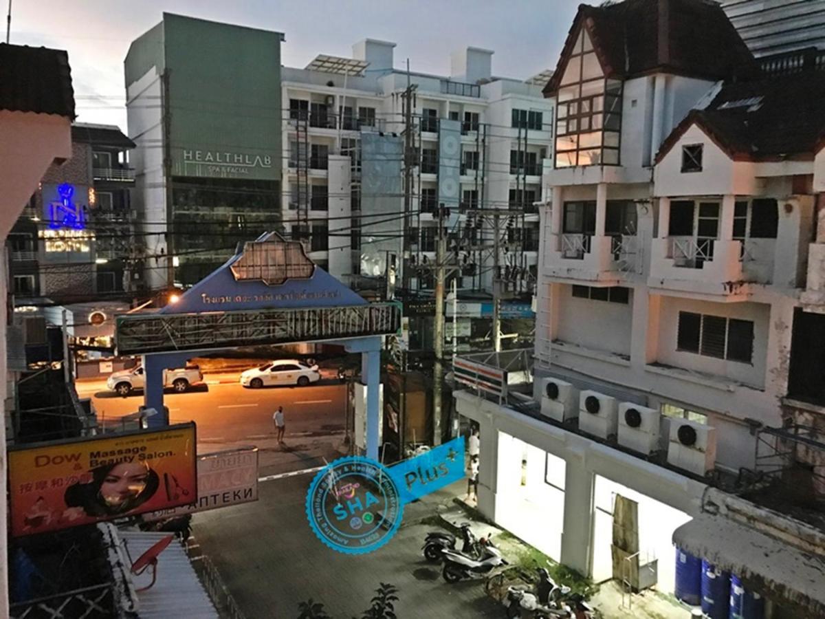 Le Tanjong House Hotel Patong Екстериор снимка