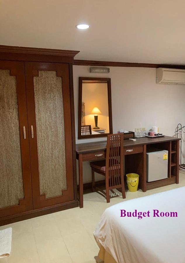 Le Tanjong House Hotel Patong Екстериор снимка