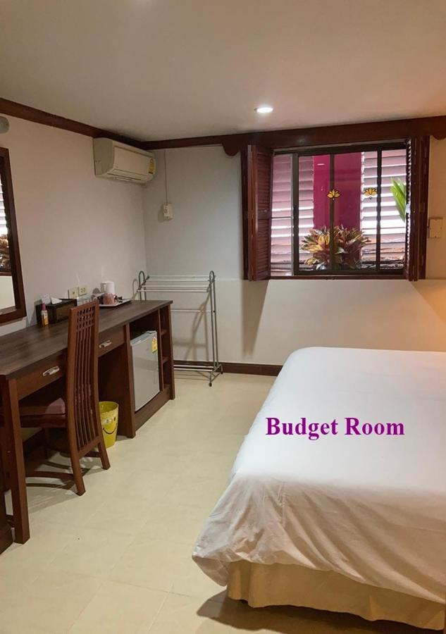 Le Tanjong House Hotel Patong Екстериор снимка